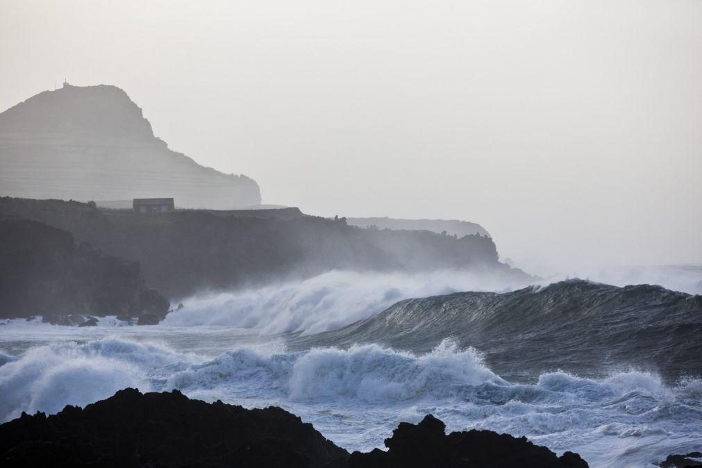 Furacão Isaac vai passar domingo a 600 quilómetros das ilhas ocidentais dos Açores