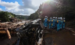 Pelo menos 101 mortos em inundações no Nepal