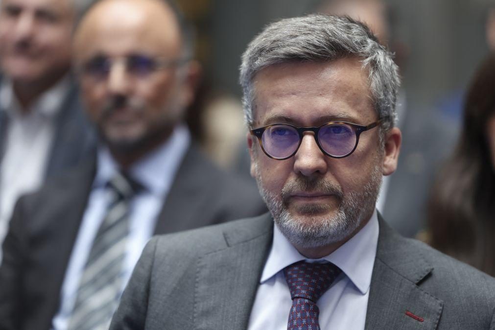 Carlos Moedas diz que quem define vencimentos de bombeiros sapadores é o Governo