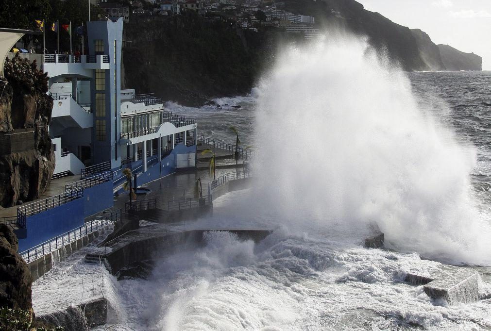 Capitania do Funchal prolonga aviso de agitação forte até quinta-feira