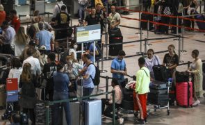 Passageiros nos aeroportos nacionais aumentam 4,5% até agosto para 47,496 milhões