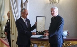 Marcelo recebe e condecora copríncipe episcopal de Andorra em Belém