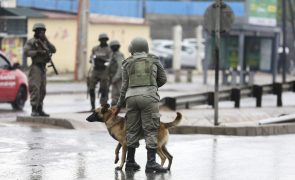 Polícia lança gás lacrimogéneo contra candidato Venâncio Mondlane