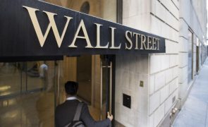 Wall Street recua e principais índices perdem na abertura