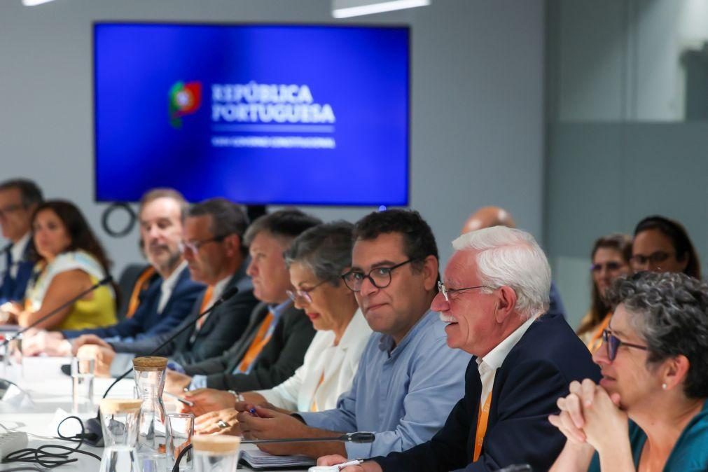 Governo reúne-se hoje com sindicatos da Função Pública