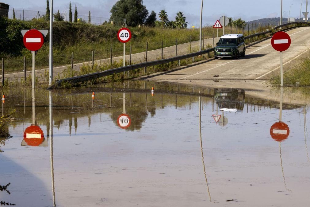 Sobe para, pelo menos, 63 mortos em Espanha pelo mau tempo