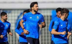 Marko Grujic falha treino do FC Porto com bursite no calcanhar direito