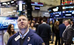 Wall Street fecha em alta forte satisfeita com regresso de Trump à Casa Branca