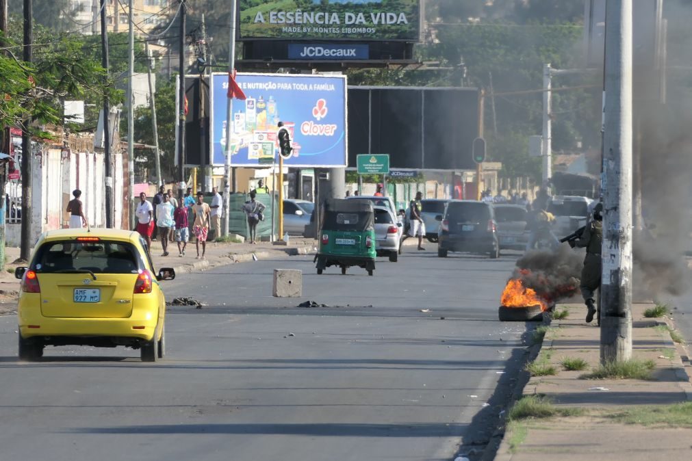 Maputo acorda quase deserta e com forte presença policial em dia de manifestação