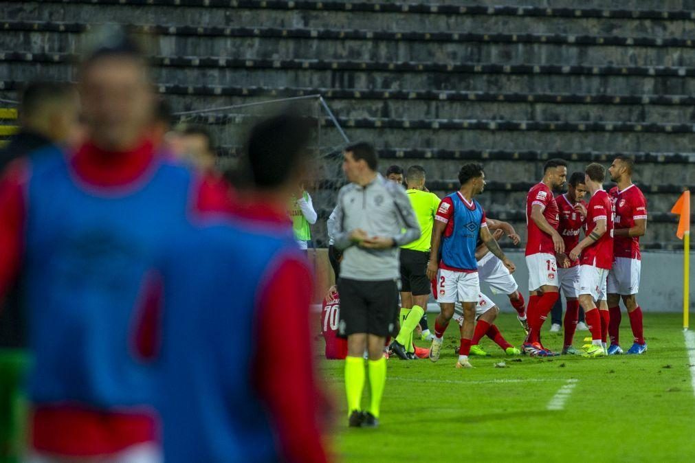 Santa Clara vence Vitória de Guimarães e pressiona Sporting de Braga