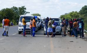 Manifestantes impedem circulação na maior fronteira moçambicana