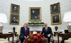 Biden pede a Trump que apoie Kiev no primeiro encontro após presidenciais