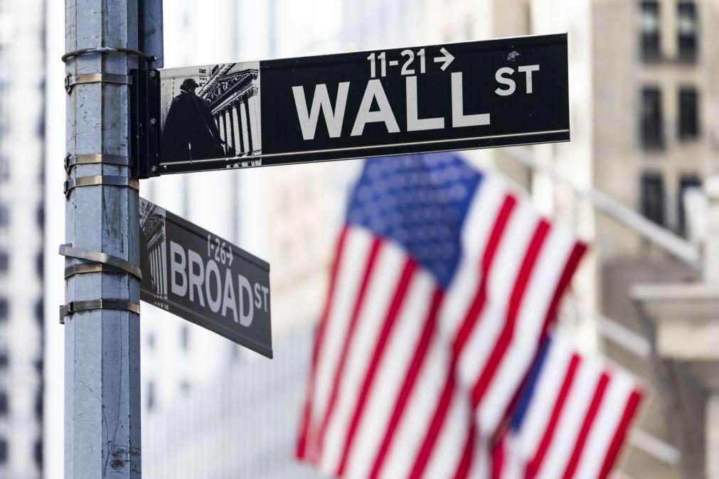 Wall Street fecha sem rumo face a bom número da inflação e baixa de tecnológicas