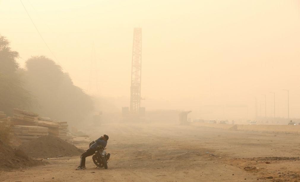 Nova Deli fecha escolas e estaleiros de construção devido à poluição atmosférica