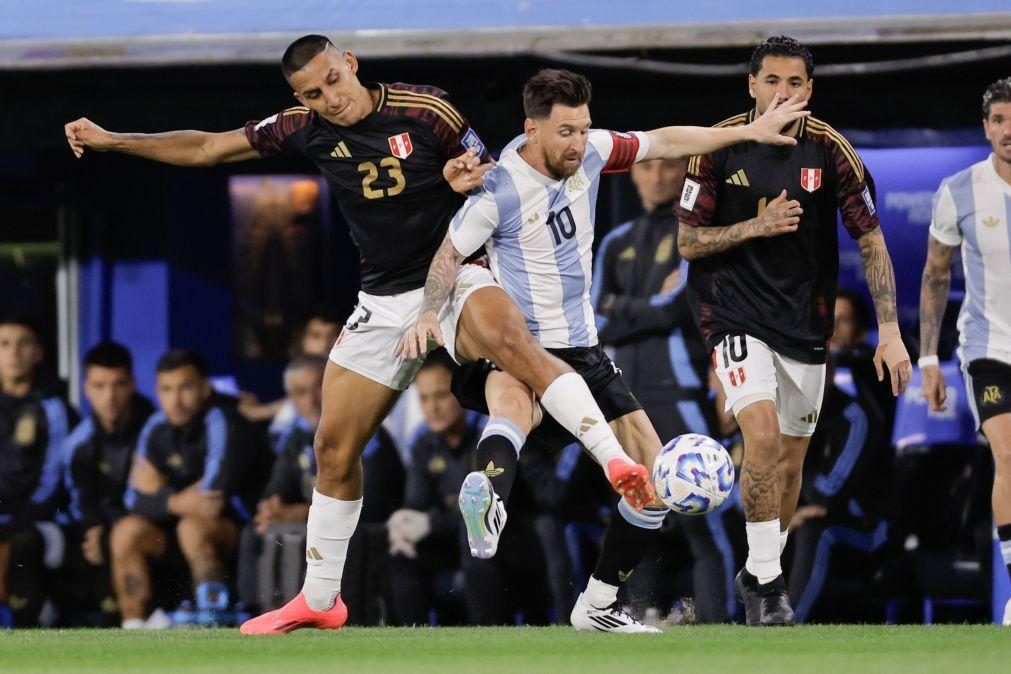 Argentina bate Peru e reforça liderança na América do Sul