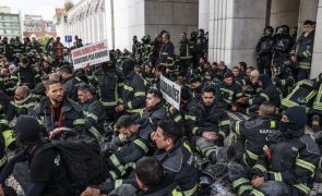 Governo suspende reunião com sapadores perante manifestação 