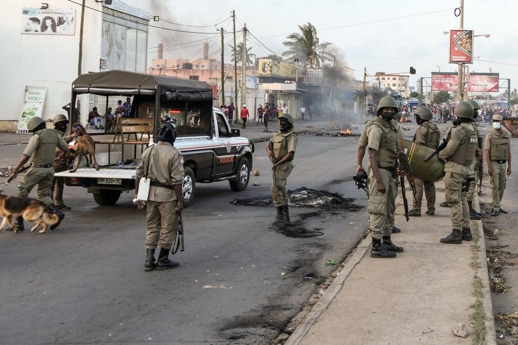 Polícia usa gás e tiros para dispersar manifestantes em Maputo