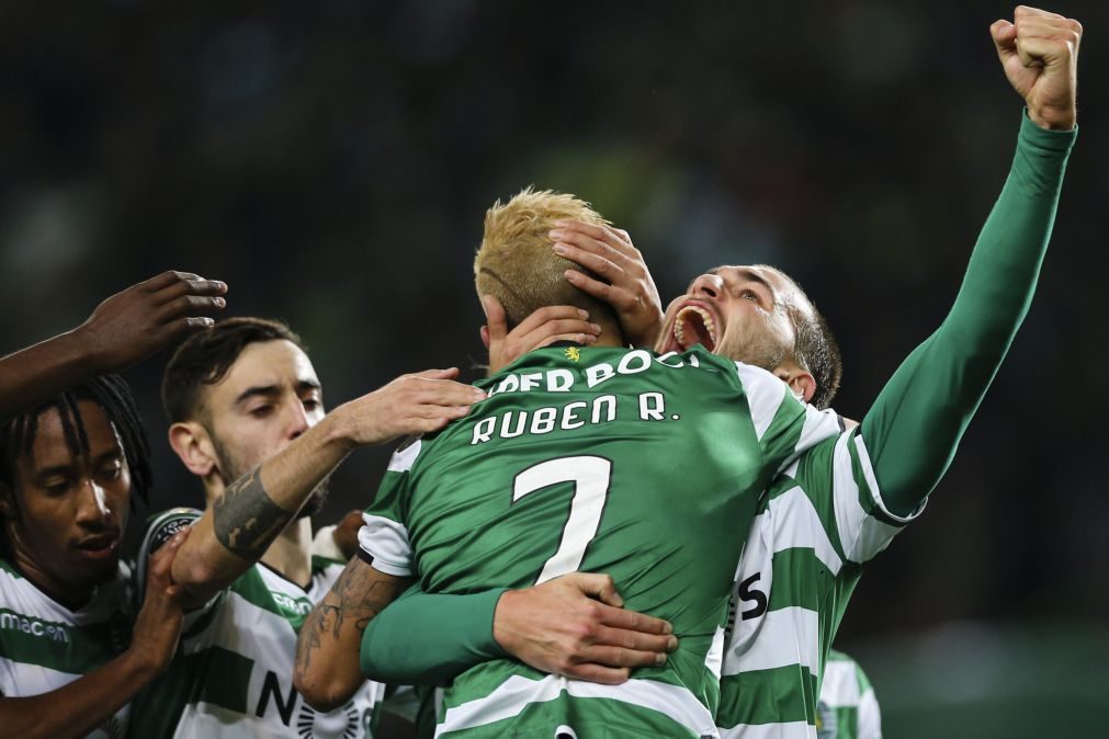 Sporting líder provisório da I Liga, ao bater Aves com 'hat-trick' de Bas Dost