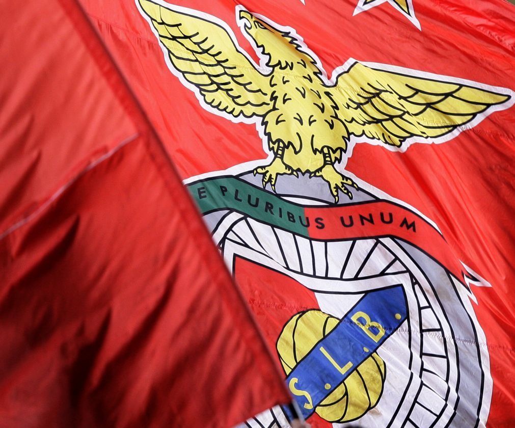 Benfica multado em mais de 6 mil euros por utilização de engenhos pirotécnicos