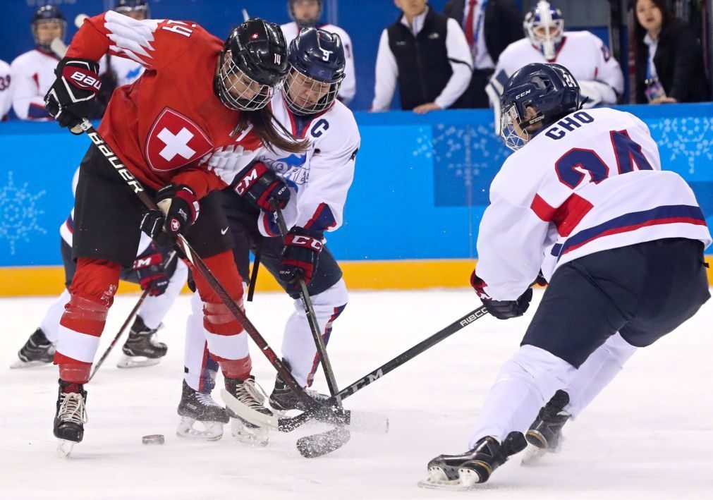 PyeongChang2018: Equipa coreana unificada de hóquei no gelo goleada na estreia