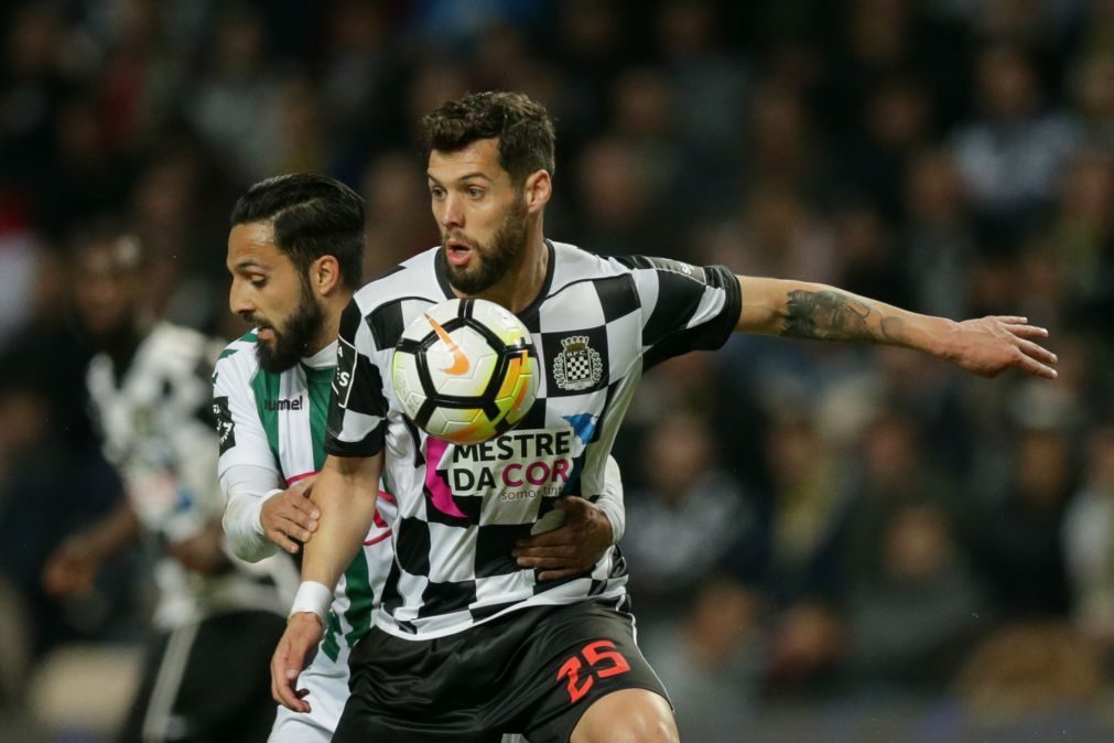 Boavisteiro David Simão vai parar entre quatro a sete semanas