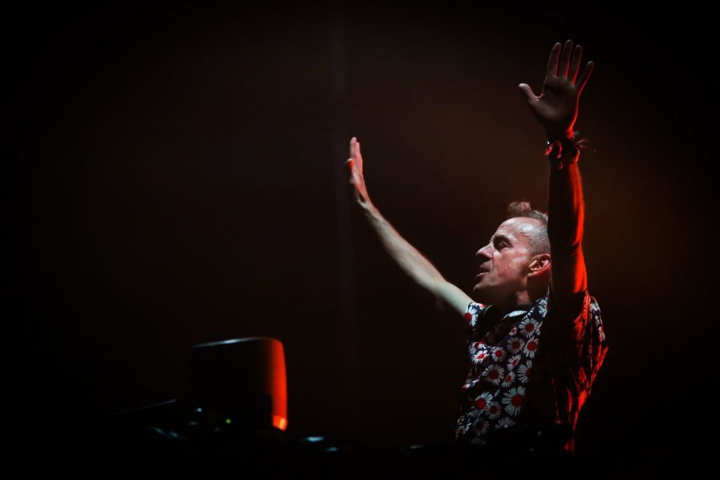 Não tem bilhete o Nos Primavera Sound? Não precisa. Fatboy Slim é grátis nos Aliados