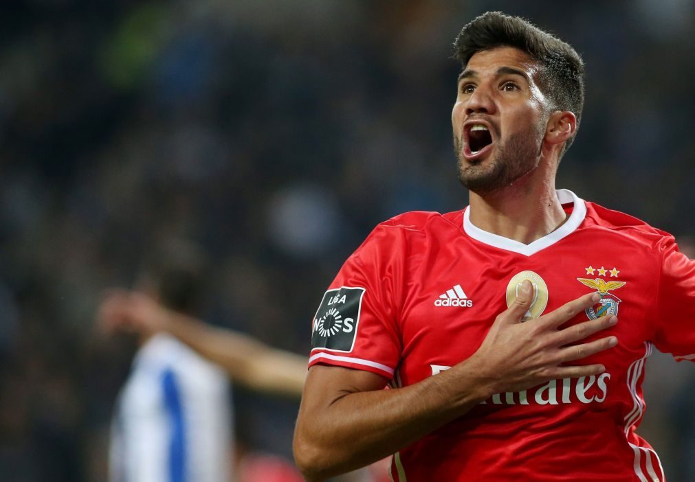 Defesa do Benfica Lisandro López emprestado a italianos