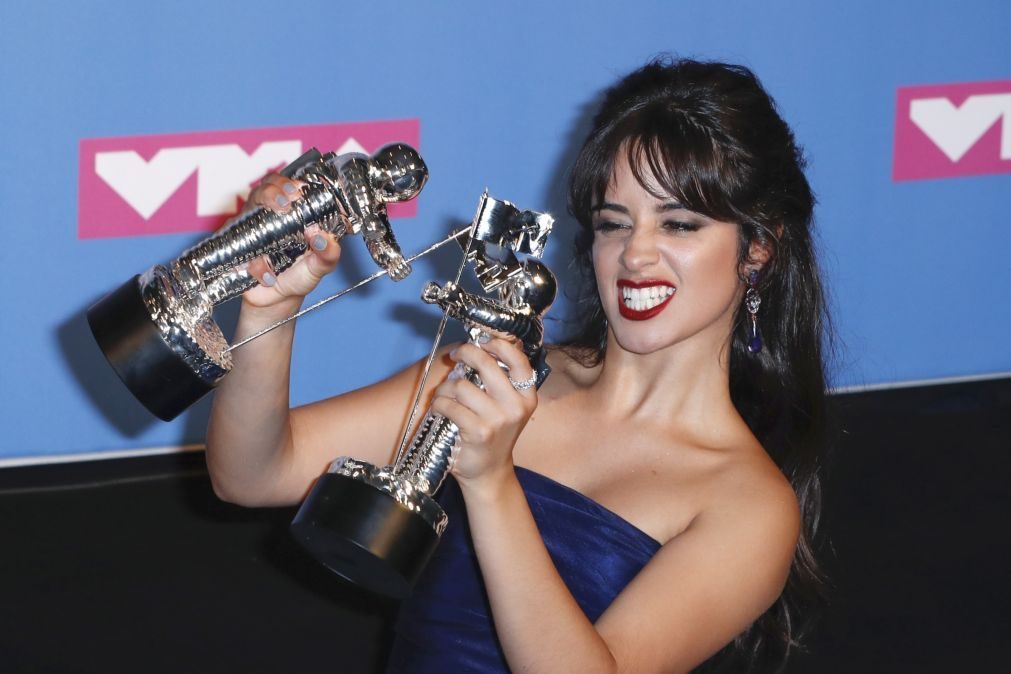 Camila Cabello está novamente solteira. Namoro de 8 meses terminou