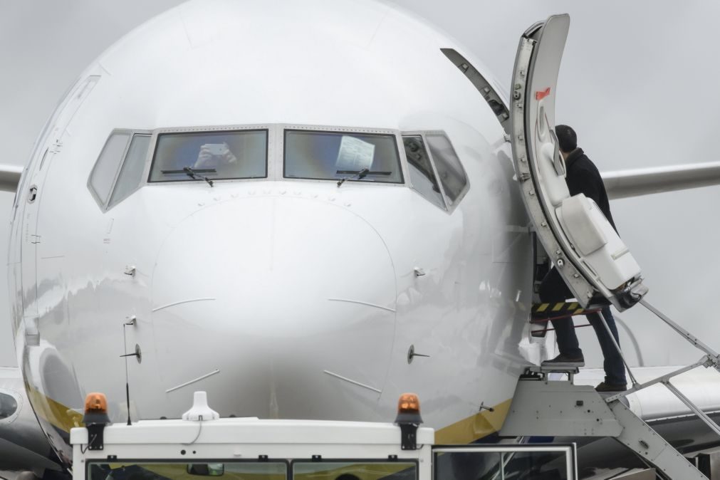 Greve dos pilotos em Itália cancela mais de 100 voos