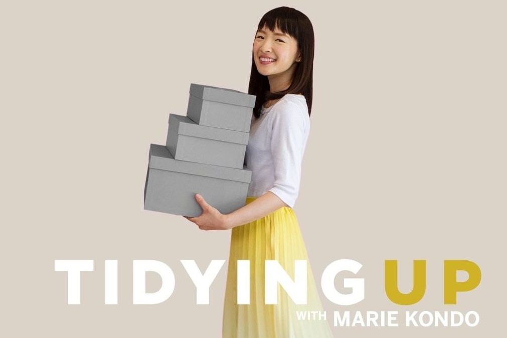 Marie Kondo está a deixar o mundo louco. Mas o que nos ensina a maluquinha da arrumação?