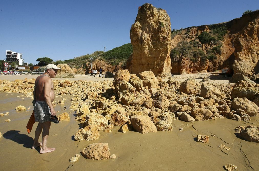 Há 10 anos morreram 5 pessoas na praia Maria Luísa. Julgamento começa em março