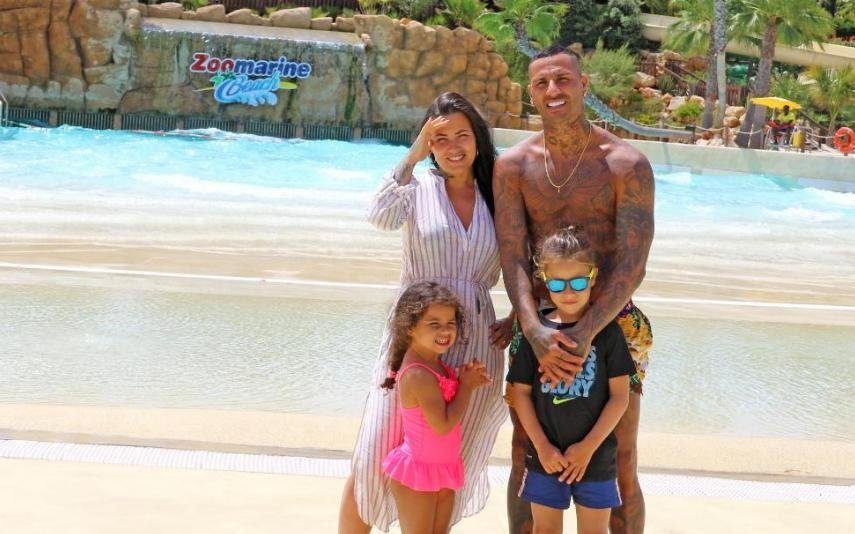 Ricardo Quaresma Exibe corpo escultural em dia de diversão com a família