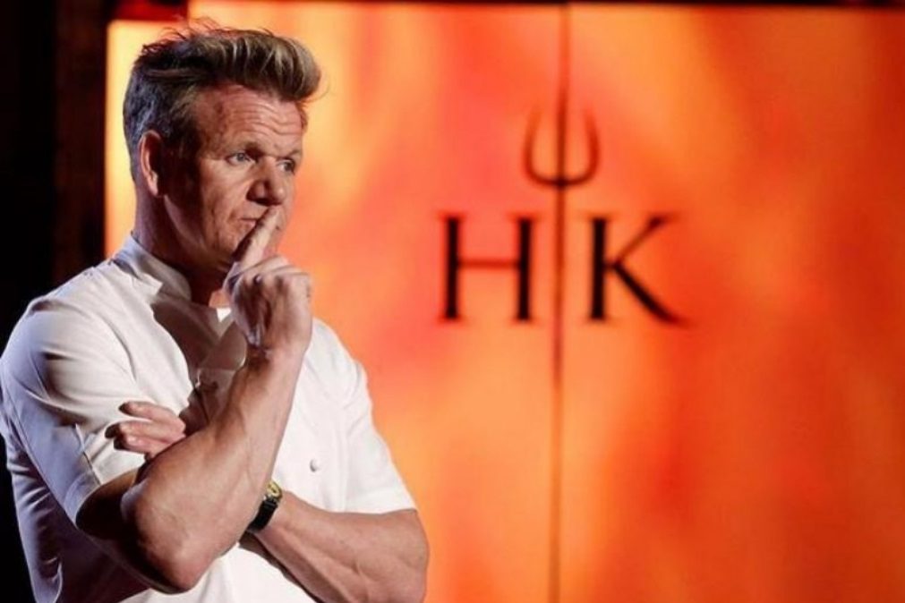 Gordon Ramsay cortou a mão em direto na televisão