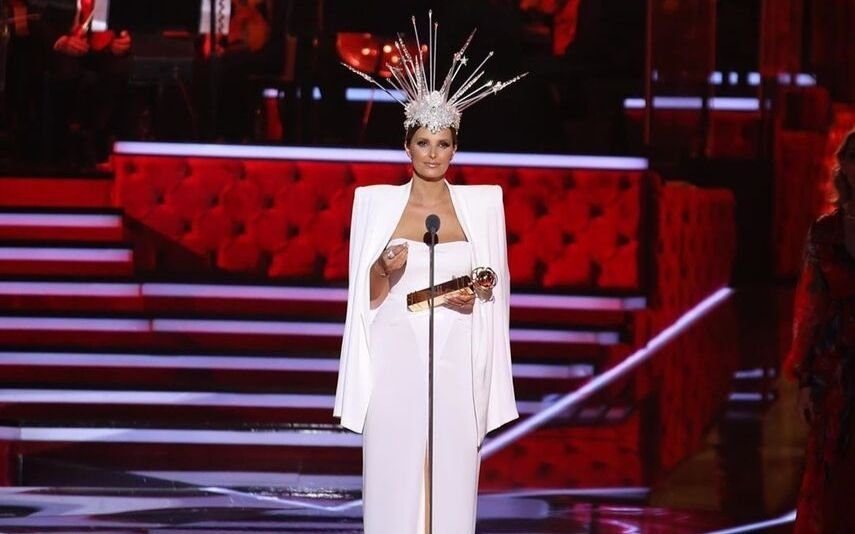 Cristina Ferreira vive momentos de pânico Vestido rebentou trêz vezes antes de subir ao palco dos Globos de Ouro