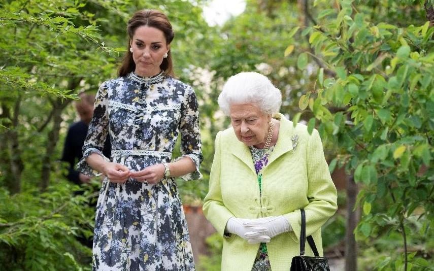 Kate Middleton tem a mesma doença que a rainha Isabel II