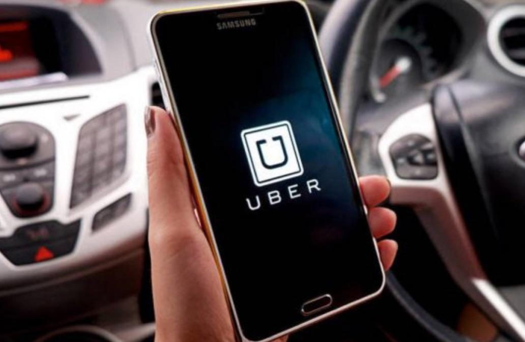 Motoristas da Uber ameaçam desligar aplicação