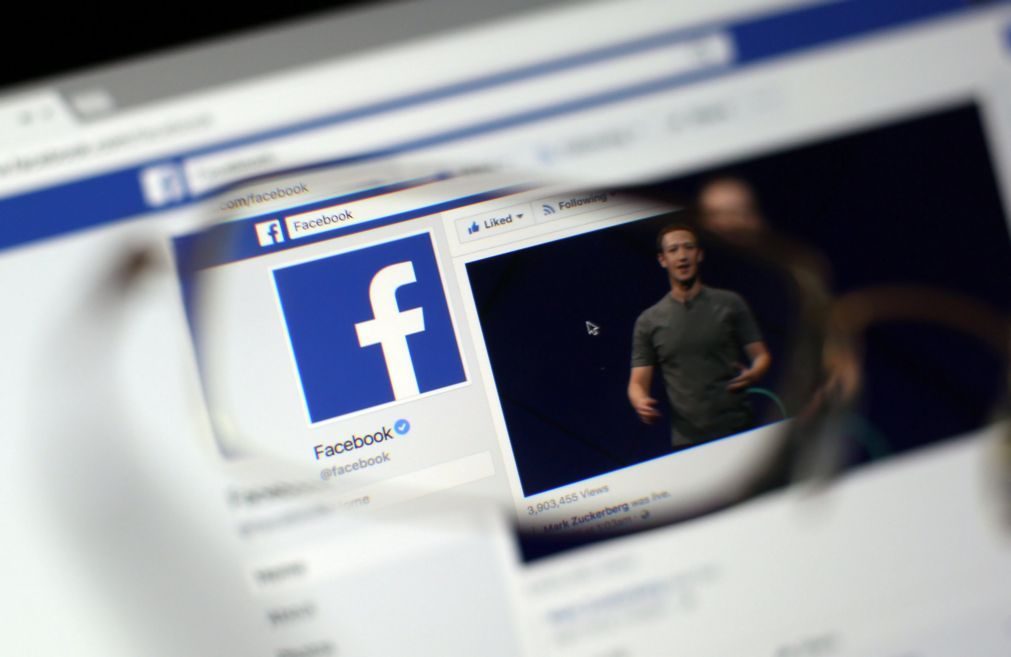 Facebook apaga dezenas de milhares de contas de notícias falsas no Reino Unido