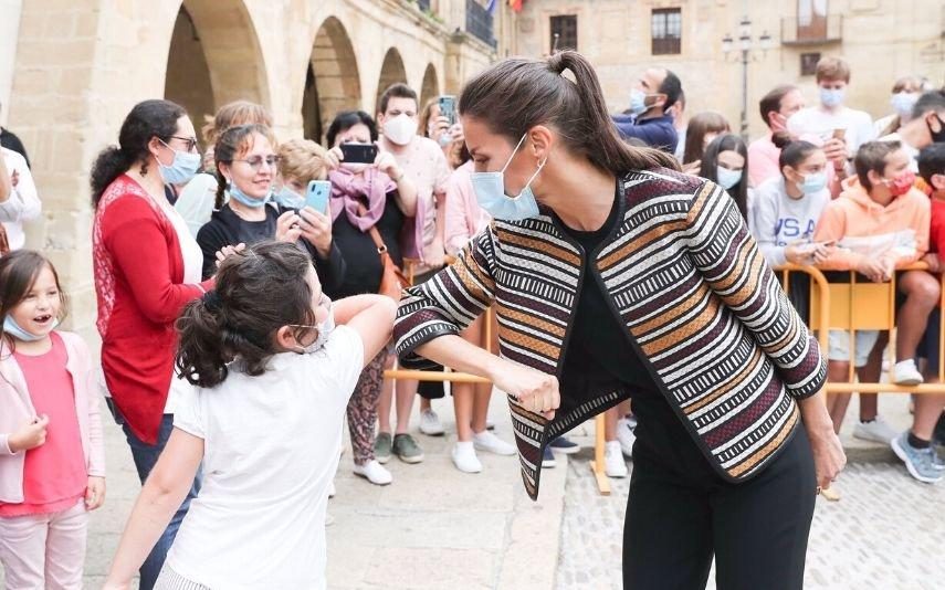 Letizia recupera casaco étnico de 89 euros