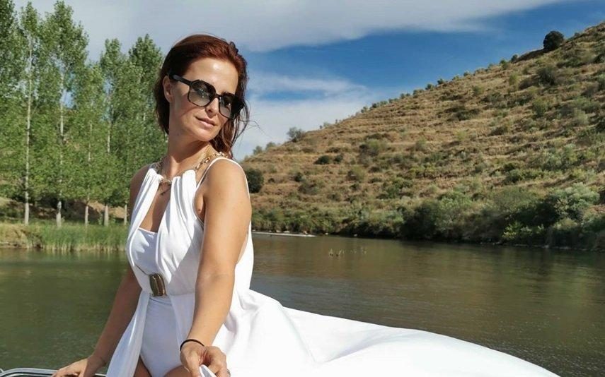 Cristina Ferreira faz férias num luxuoso iate