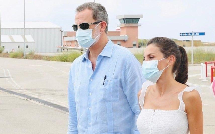 Letizia foge da zona de conforto e supera expectativas com look veranil