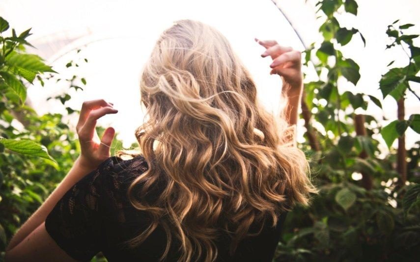 Cabelos Eis os dois truques infalíveis para reparar o cabelo estragado do verão