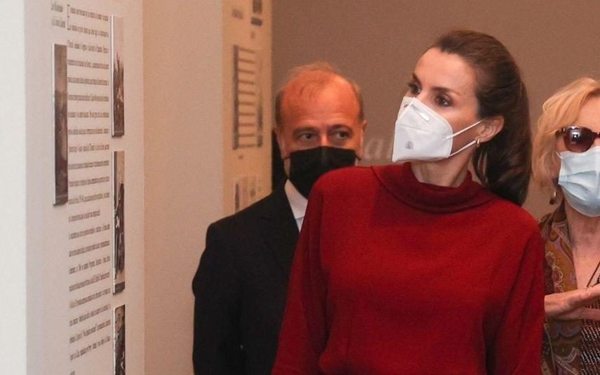 Letizia estreia vestido vermelho de 170 euros usado por outra royal