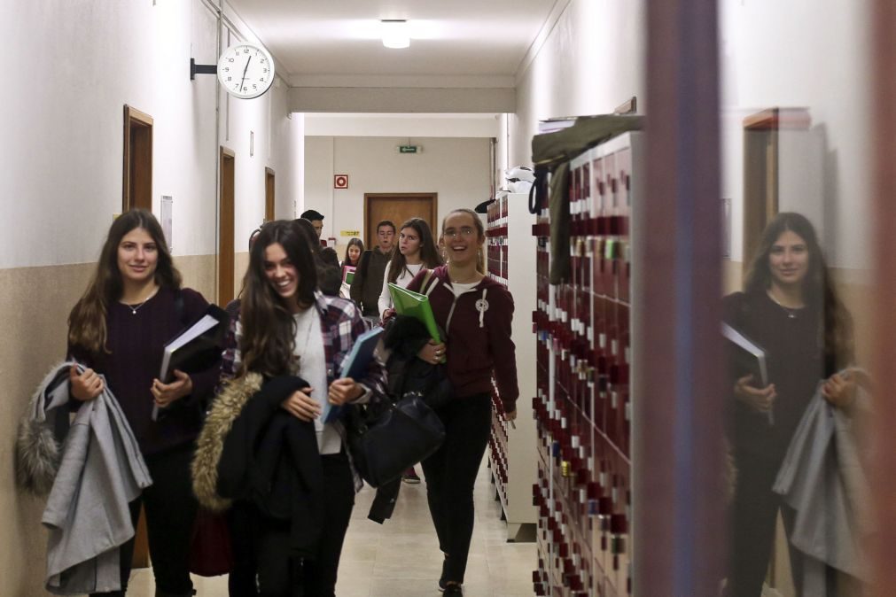 Alegada fuga de informação no exame de Português do 12.º ano vai ser averiguada