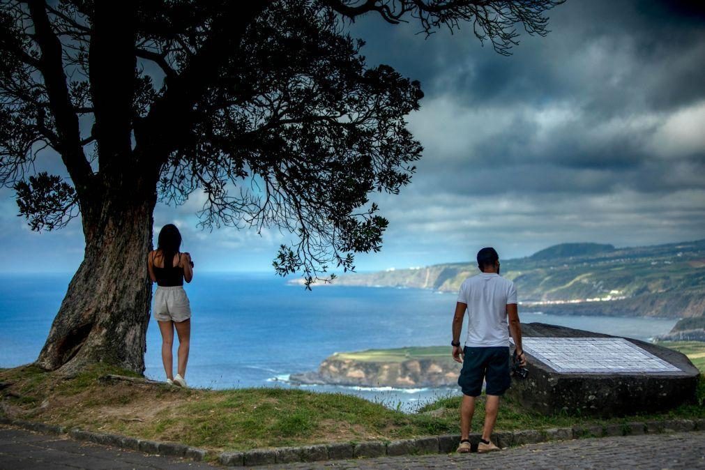 Banhos interditados nas praias de Santa Bárbara e Monte Verde em São Miguel