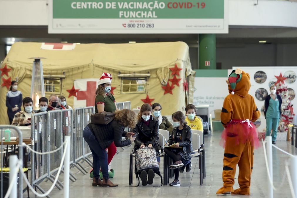 Crianças já estão a ser vacinadas na Madeira em ambiente animado