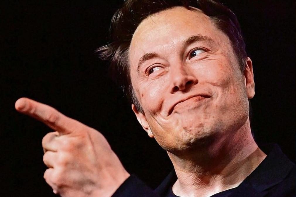 Elon Musk lucra mais sozinho num dia do que o Twitter em toda a sua 'vida'