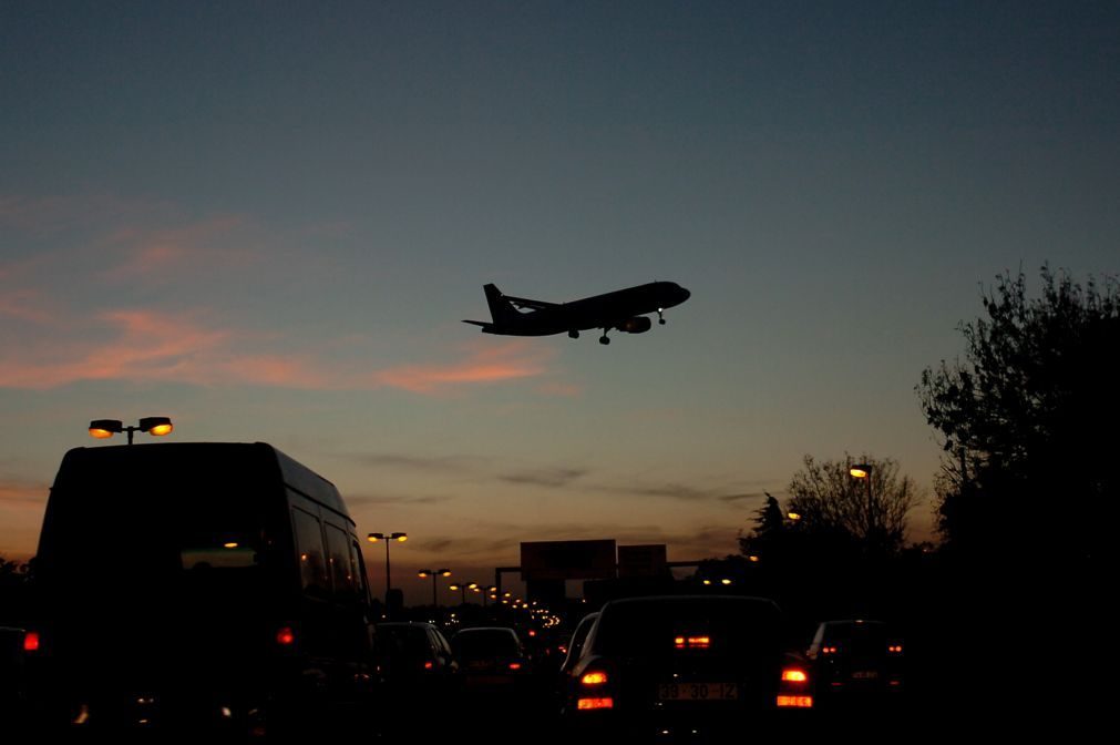 Covid-19: Máscaras deixam de ser recomendadas em aeroportos e voos da UE a partir de segunda-feira